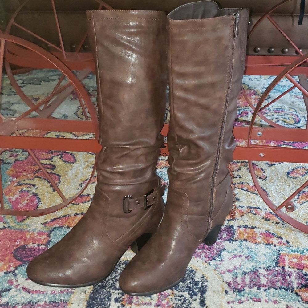 Riding boots